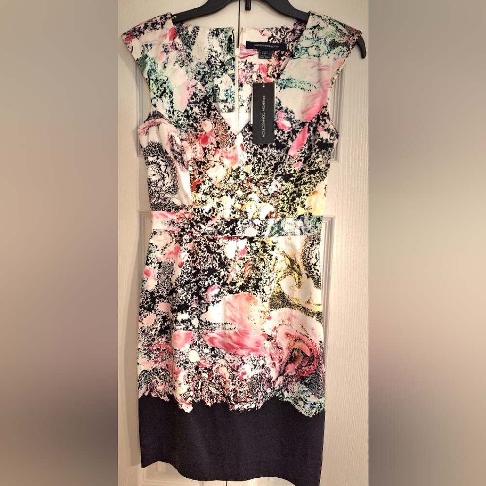 FRENCH CONNECTION DESIGNER FLORAL  FITTED SLEEVELESS DRESS